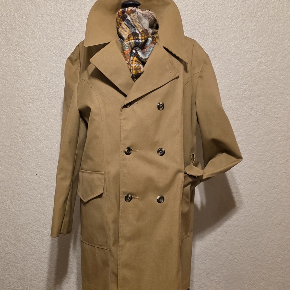 Boston Harbor Men's Classic Tan Double-Breasted Raincoat 44R Water&wrinkle Proof